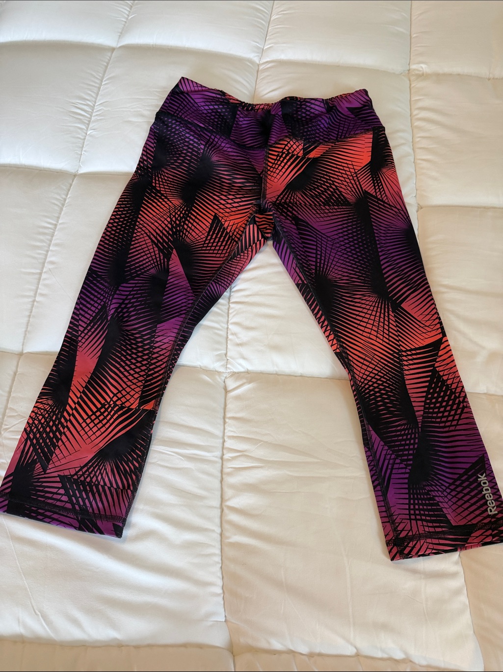 Reebok Girls' Purple & Coral Geometric Capri Leggings